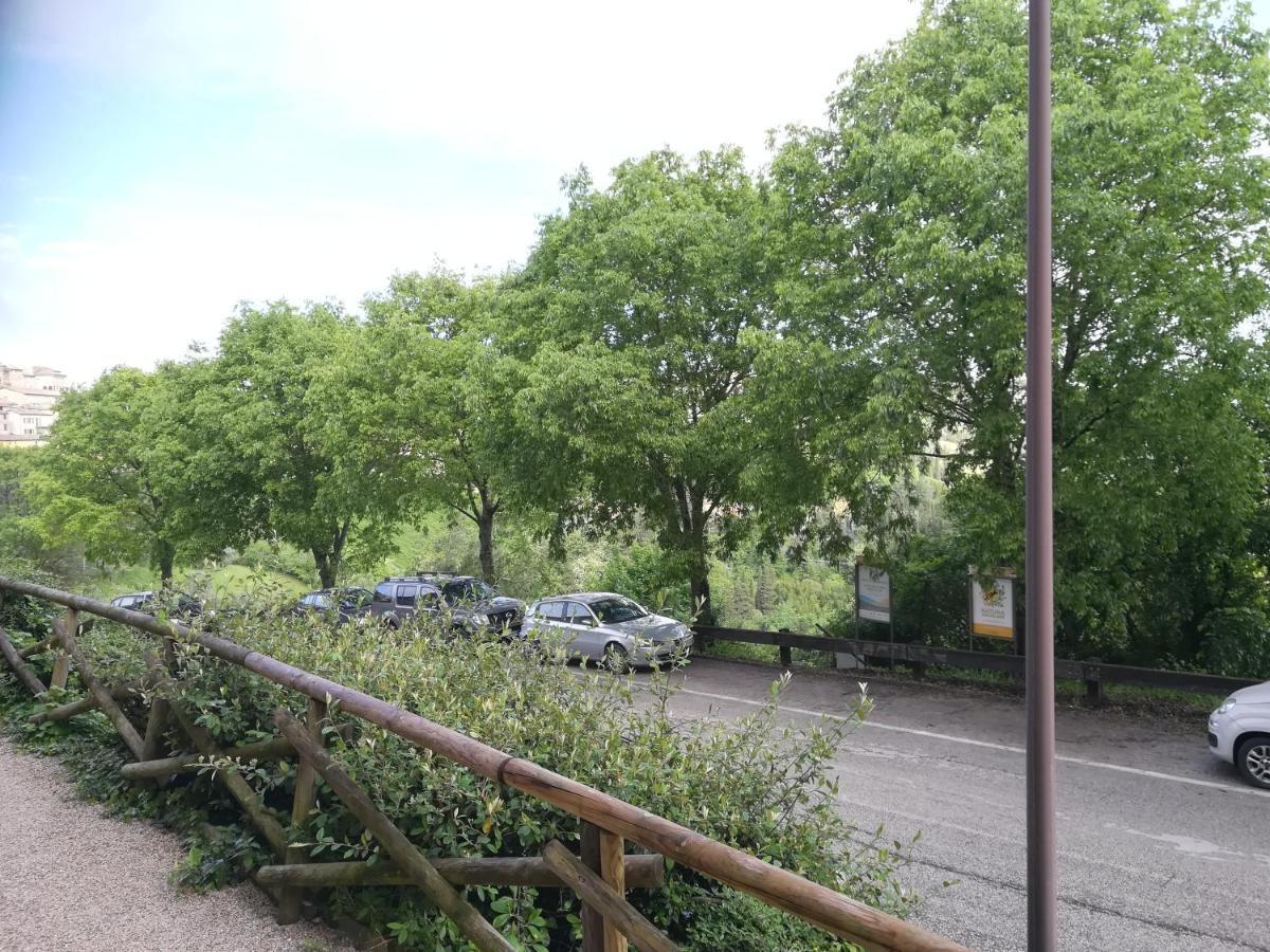 Central- Views - Air Conditioning - Easy Parking -Self Check In Perugia Exteriör bild